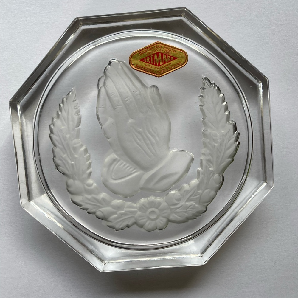 CRISTAL AU PLOMB, ECHT BLEKRISTAL OVER 24% LEAD “PRAYING HAND” BY ARTMARK 1988